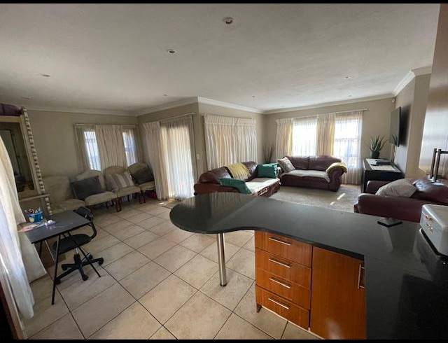 3 BEDROOM PROPERTY TO RENT IN GLEN MARAIS